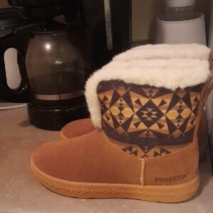 NWT Pendleton Brown and Cream Ankle Boots-host Pick Sold